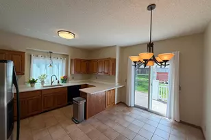 2555 Sylvan St, Little Canada, MN 55117 - Photo 9