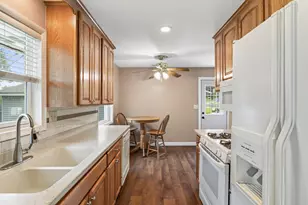 3756 Gettysburg Ave N, New Hope, MN 55427 - Photo 7