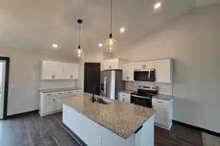 119 6th St SE, Geneva, MN 56035 - Photo 5