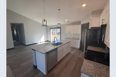 119 6th Street SE, Geneva, MN 56035 - Photo 5