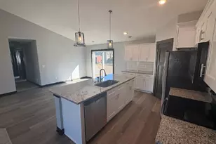119 6th St SE, Geneva, MN 56035 - Photo 5