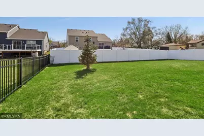 10702 Sumter Avenue N, Brooklyn Park, MN 55445 - Photo 27