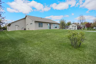 298 Kusilek Street, River Falls, WI 54022 - Photo 5