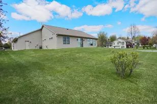 298 Kusilek St, River Falls, WI 54022 - Photo 5