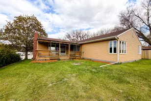 821 Park St, Jackson, MN 56143 - Photo 5