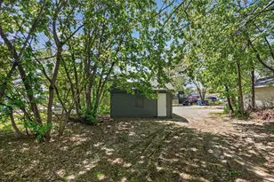 2305 Golden Valley Rd, Minneapolis, MN 55411 - Photo 23