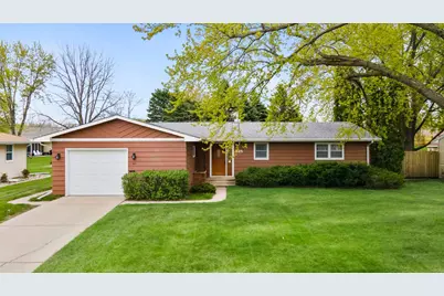825 Spruce Street NE, Hutchinson, MN 55350 - Photo 45