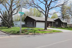 804 Valley View Dr, River Falls, WI 54022 - Photo 3