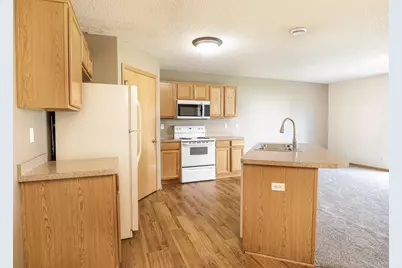 1215 West Edge Place, New Richmond, WI 54017 - Photo 5