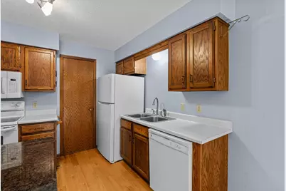 977 Heritage Court E, Vadnais Heights, MN 55127 - Photo 31