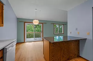 977 Heritage Ct E, Vadnais Heights, MN 55127 - Photo 21