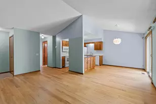 977 Heritage Ct E, Vadnais Heights, MN 55127 - Photo 15