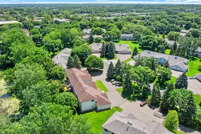 977 Heritage Court E, Vadnais Heights, MN 55127 - Photo 57