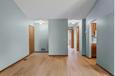 977 Heritage Court E, Vadnais Heights, MN 55127 - Photo 13
