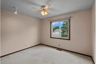 977 Heritage Court E, Vadnais Heights, MN 55127 - Photo 5