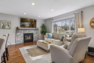 6690 Gretchen Court N, Oakdale, MN 55128 - Photo 11