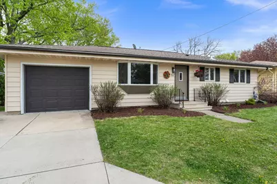 302 5th Avenue NW, Dodge Center, MN 55927 - Photo 9