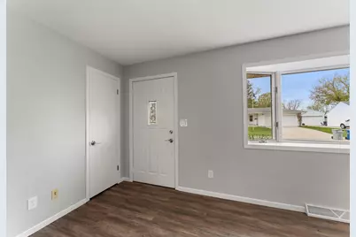 302 5th Avenue NW, Dodge Center, MN 55927 - Photo 13