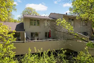 10203 Scarborough Rd, Bloomington, MN 55437 - Photo 23