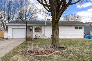 1045 10th Ave NE, Owatonna, MN 55060 - Photo 1