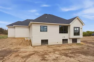 909 Acorn Ct, Hudson, WI 54016 - Photo 5