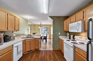 1088 Lovell Ave W, Roseville, MN 55113 - Photo 15