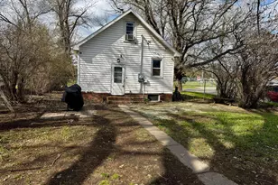 1622 S 11th Ave S, Fargo,  58103 - Photo 3