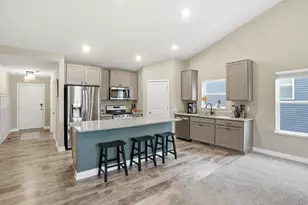 18137 Hidden Creek Trl, Lakeville, MN 55044 - Photo 9