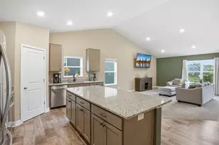 18137 Hidden Creek Trl, Lakeville, MN 55044 - Photo 7