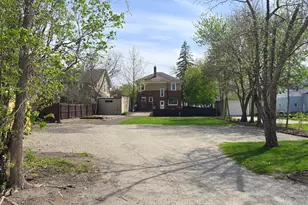 116 E School St, Owatonna, MN 55060 - Photo 9