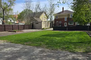116 E School St, Owatonna, MN 55060 - Photo 11