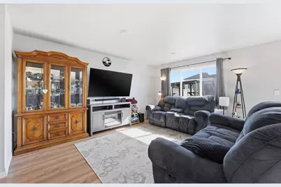 6824 Meadow View Drive S, Fargo, ND 58104 - Photo 5