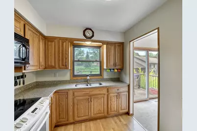 10133 Drew Avenue S, Bloomington, MN 55431 - Photo 9