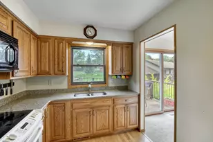 10133 Drew Ave S, Bloomington, MN 55431 - Photo 9
