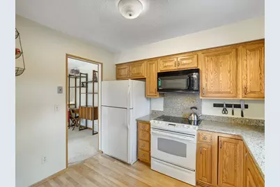 10133 Drew Avenue S, Bloomington, MN 55431 - Photo 7