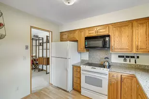10133 Drew Ave S, Bloomington, MN 55431 - Photo 7