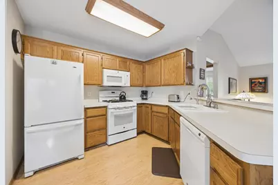 8541 Stratford Lane, Brooklyn Park, MN 55443 - Photo 9