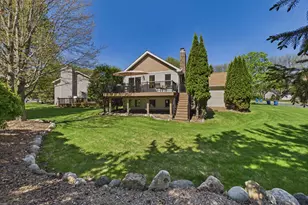 10211 Lee Dr, Eden Prairie, MN 55347 - Photo 13