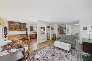 10211 Lee Dr, Eden Prairie, MN 55347 - Photo 3