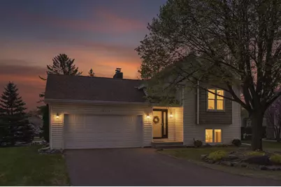 10211 Lee Drive, Eden Prairie, MN 55347 - Photo 27