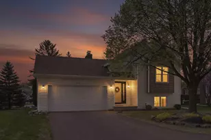 10211 Lee Dr, Eden Prairie, MN 55347 - Photo 27