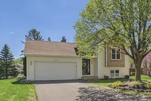 10211 Lee Dr, Eden Prairie, MN 55347 - Photo 1