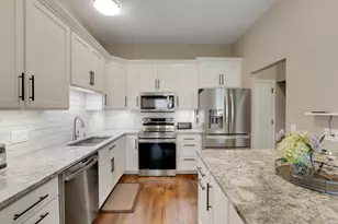 881 Kimberly Ln, Chanhassen, MN 55317 - Photo 1