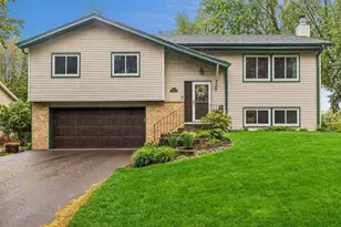 710 Clearbrook Ln, Vadnais Heights, MN 55127 - Photo 1
