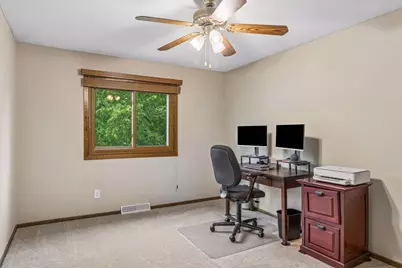 710 Clearbrook Lane, Vadnais Heights, MN 55127 - Photo 25