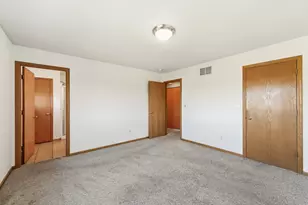 4414 Meadow Lakes Dr NW, Rochester, MN 55901 - Photo 9