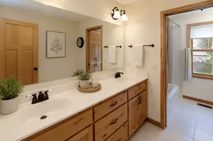 2110 Valley Creek Ln, Shakopee, MN 55379 - Photo 23