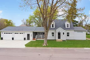 638 6th St, Westbrook, MN 56183 - Photo 1