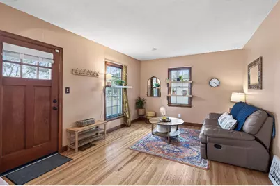 721 Parkway Drive, Saint Paul, MN 55106 - Photo 3