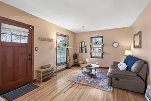721 Parkway Dr, Saint Paul, MN 55106 - Photo 3